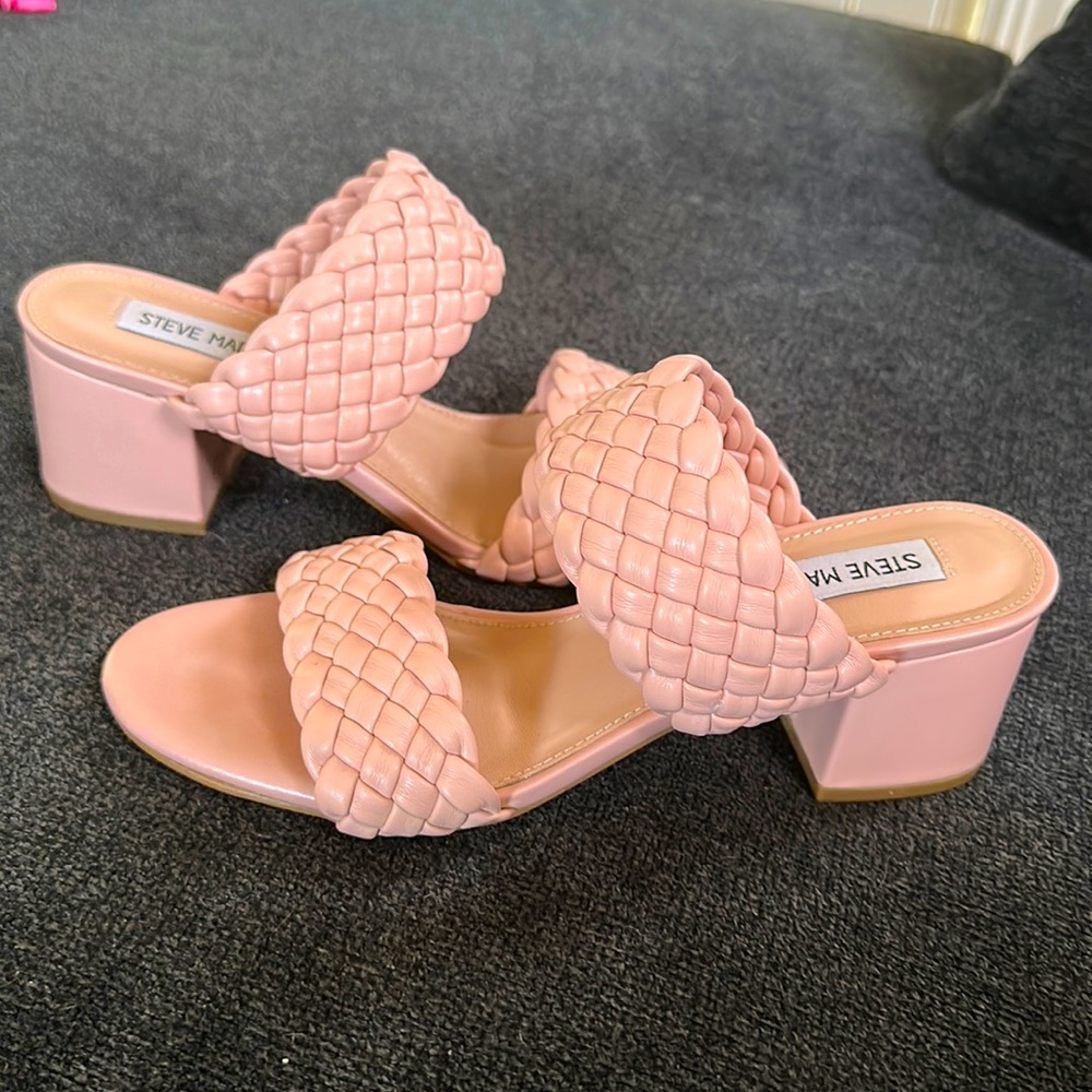 Light pink Steve Madden sandals with a 1.5-2” heal. Worn once.